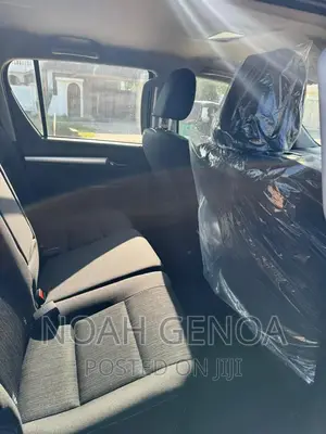Toyota Hilux 2022 Black