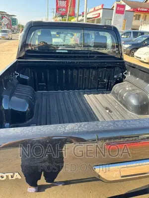 Toyota Hilux 2022 Black