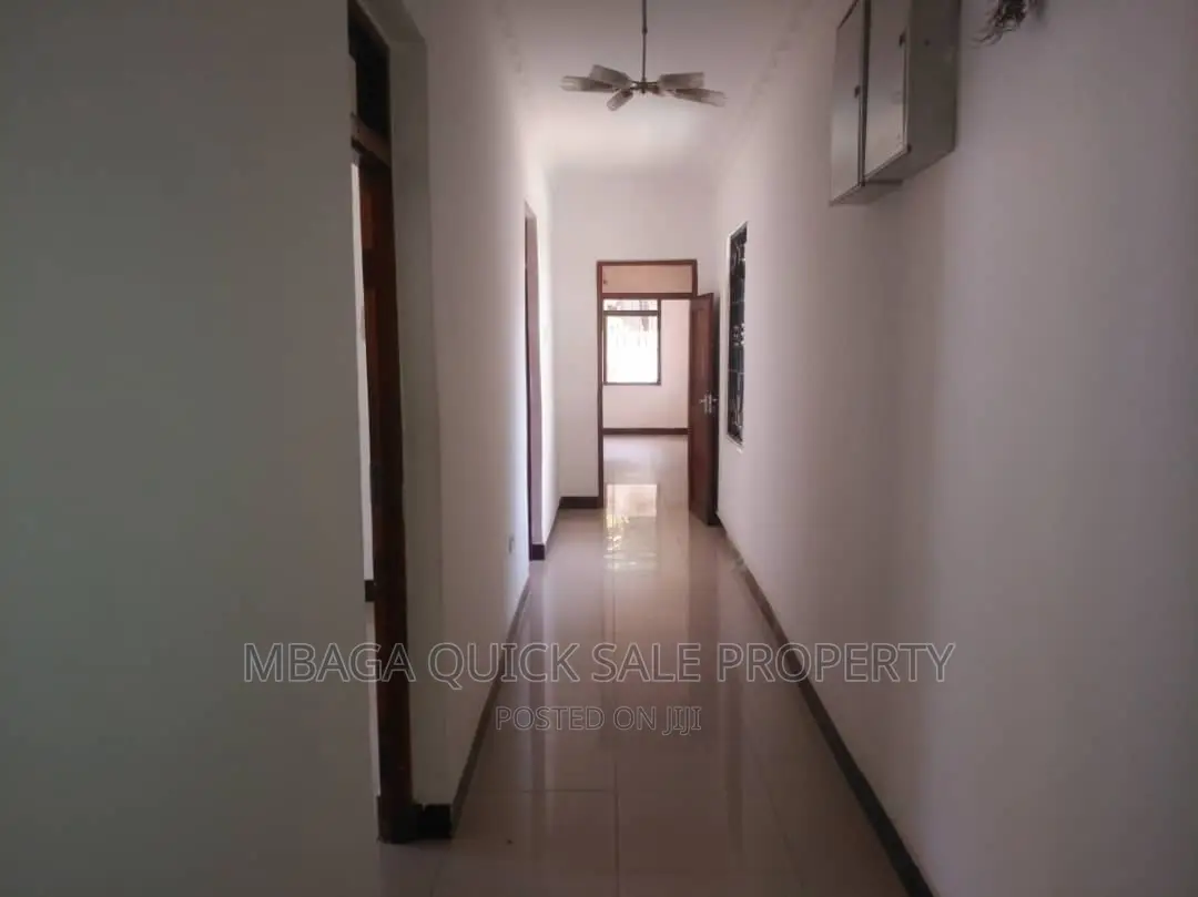 4bdrm Bungalow in Masaki Peninsula for rent