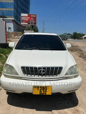 Toyota Harrier 2001 White
