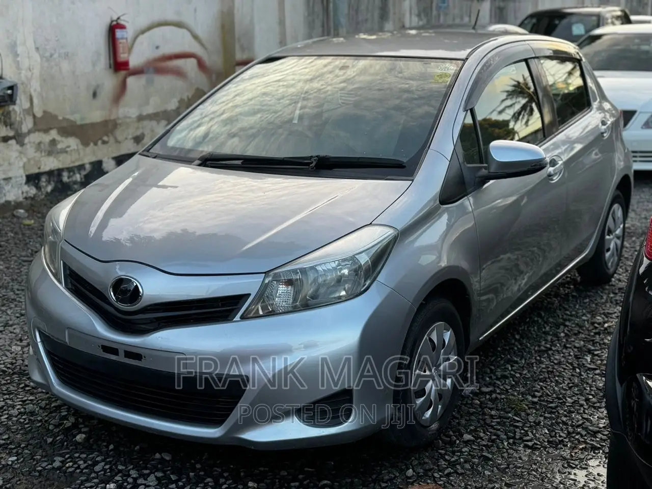 Toyota Vitz 2010 Silver