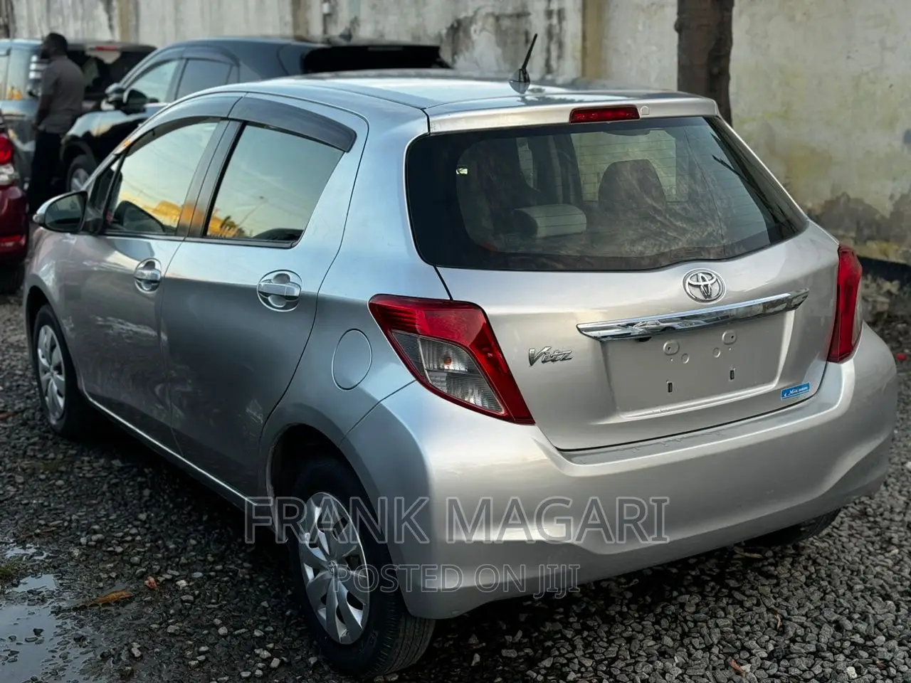 Toyota Vitz 2010 Silver