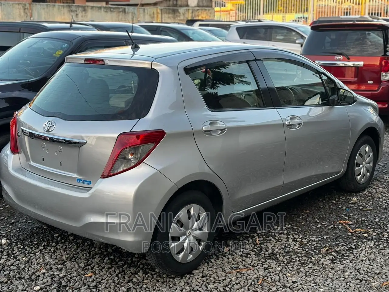 Toyota Vitz 2010 Silver