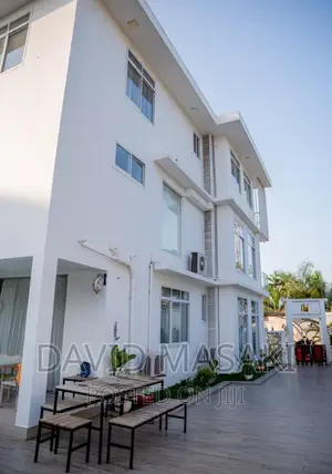 7bdrm Villa in Mansion, Ada Estate for rent