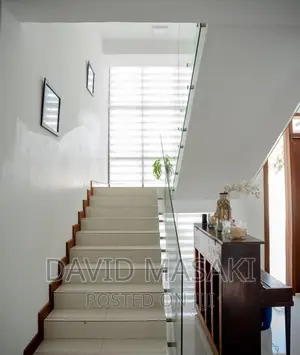 7bdrm Villa in Mansion, Ada Estate for rent