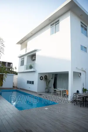 7bdrm Villa in Mansion, Ada Estate for rent