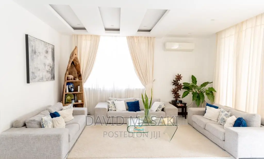 7bdrm Villa in Mansion, Ada Estate for rent