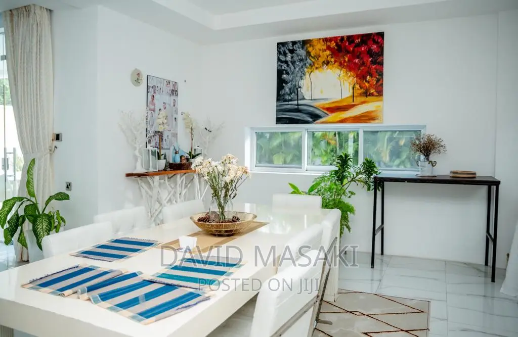 7bdrm Villa in Mansion, Ada Estate for rent
