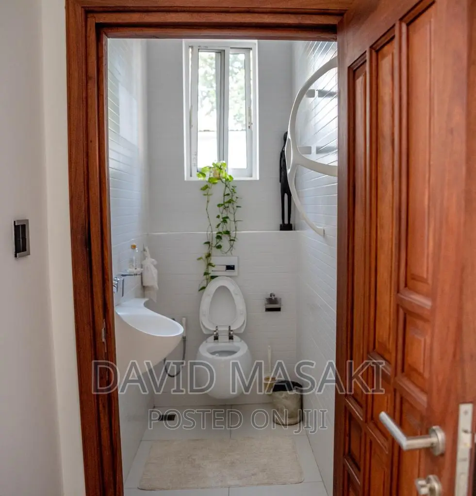 7bdrm Villa in Mansion, Ada Estate for rent
