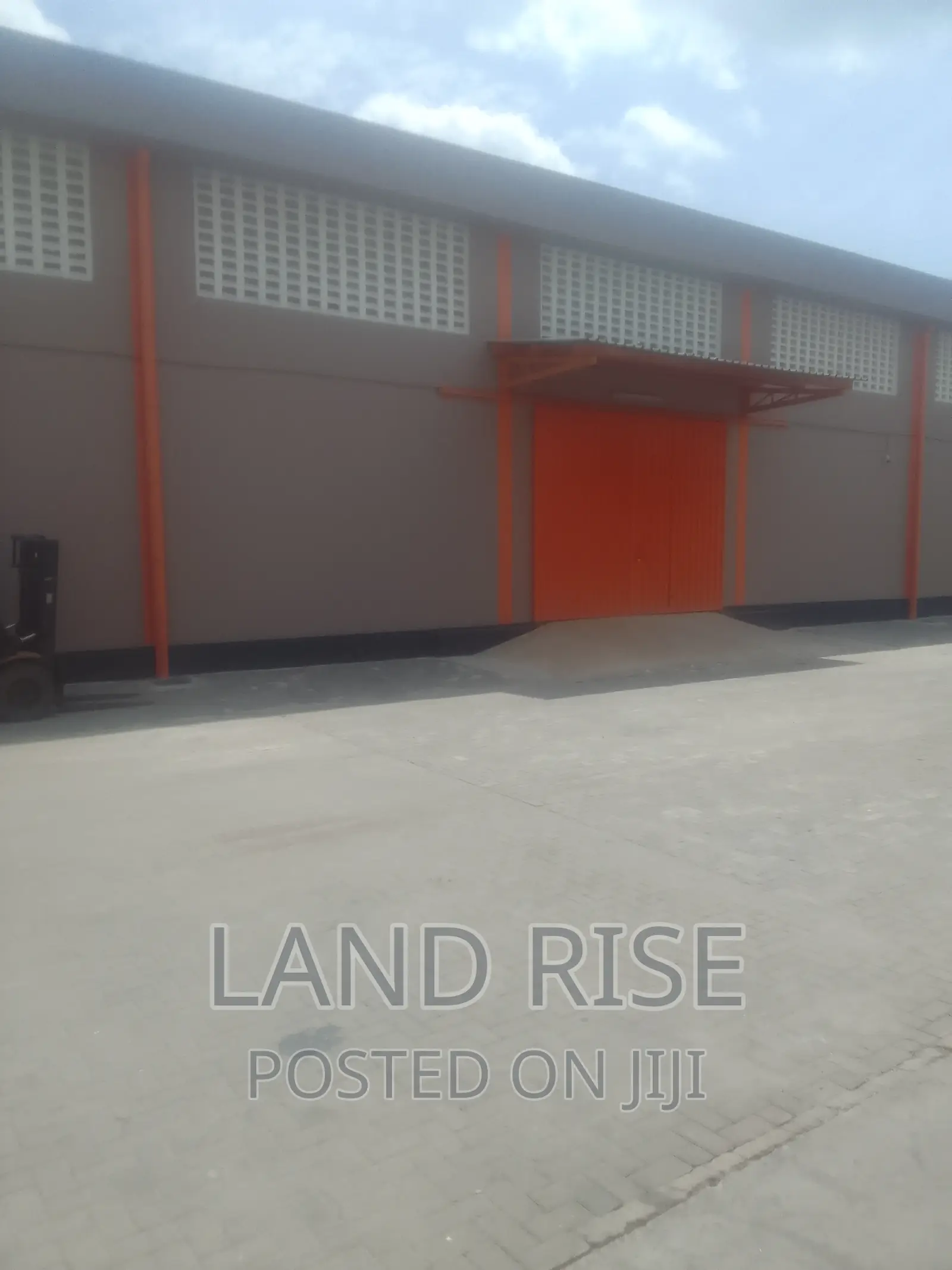 720 SQM Warehouse in Mbagala