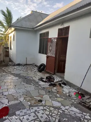 4bdrm House in Mbande, Mbangala for sale