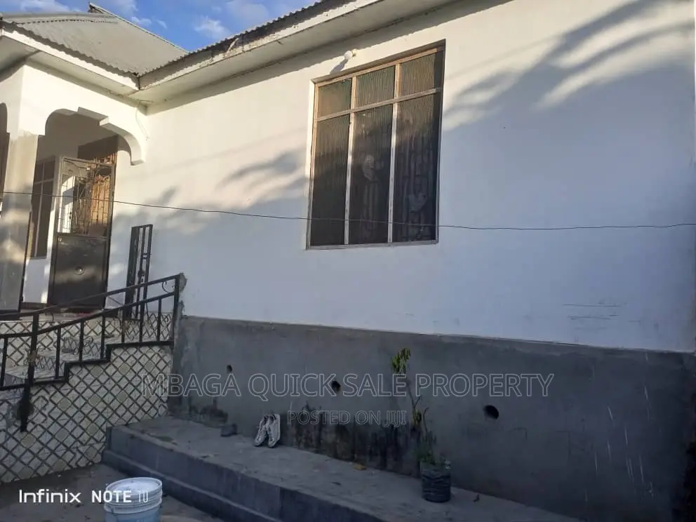 4bdrm House in Mbande, Mbangala for sale