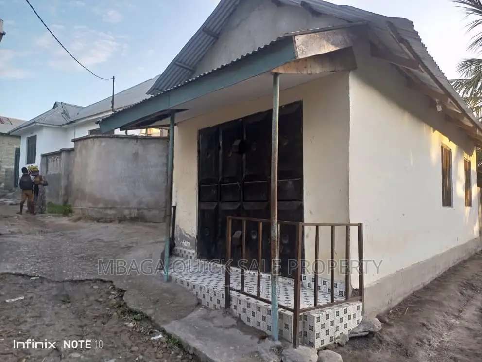 4bdrm House in Mbande, Mbangala for sale
