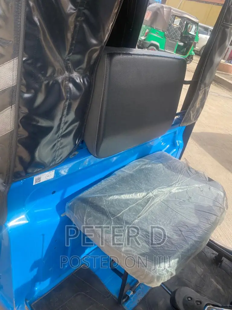 TVS King Cargo 2023 Beige