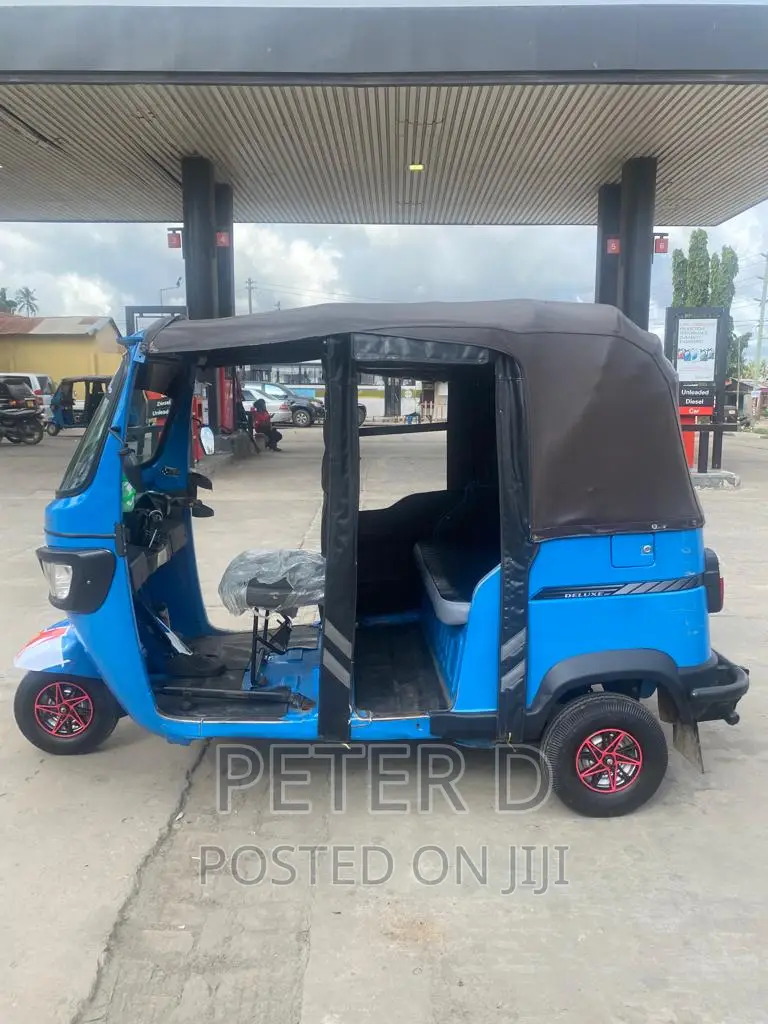 TVS King Cargo 2023 Beige