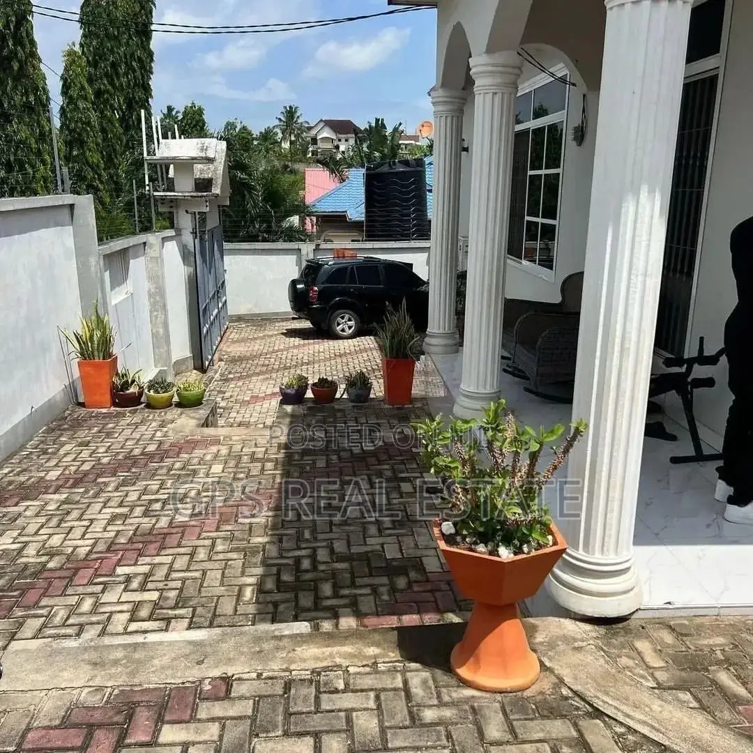 3bdrm House in Mbezi Salasala, Kinondoni for sale