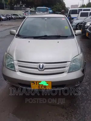 Toyota IST 2005 Silver
