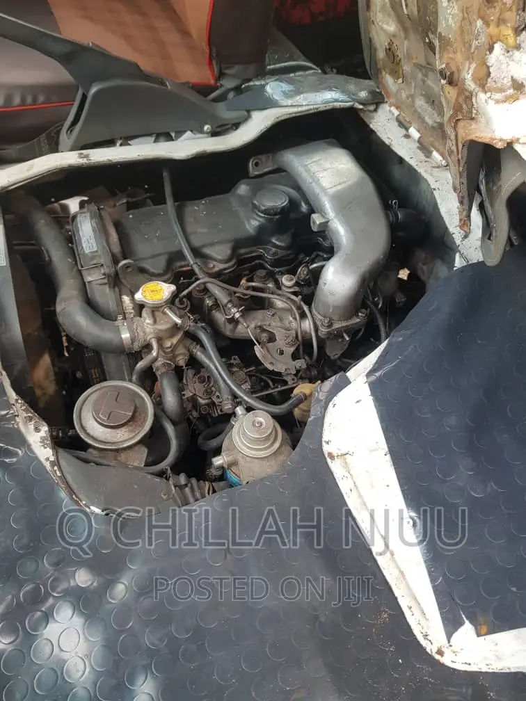Toyota HiAce 1999 White