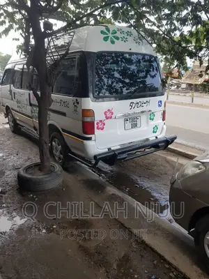 Toyota HiAce 1999 White