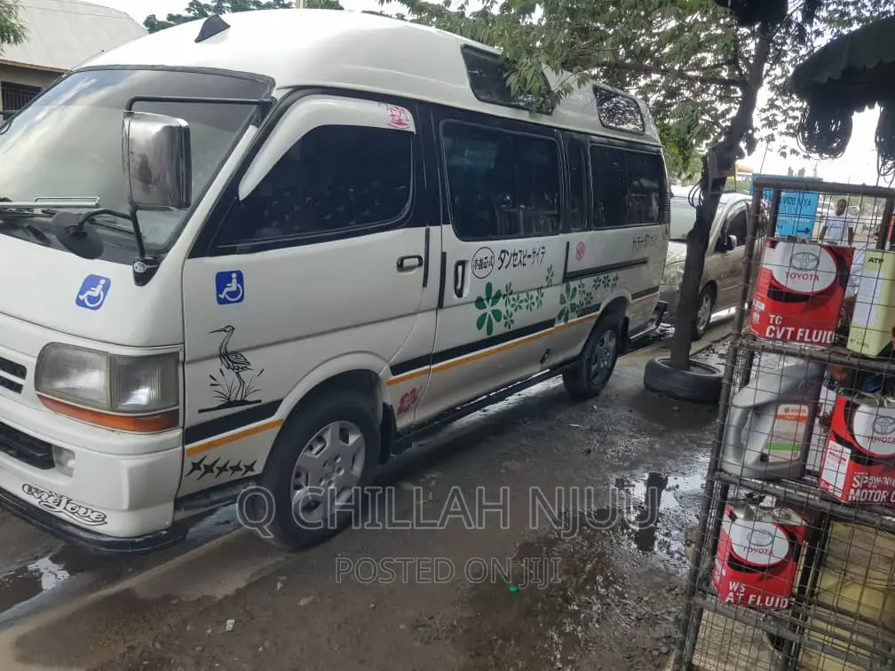 Toyota HiAce 1999 White