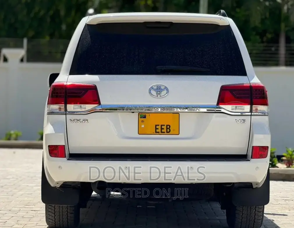 Toyota Land Cruiser 2018 White