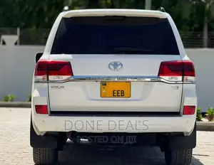 Toyota Land Cruiser 2018 White