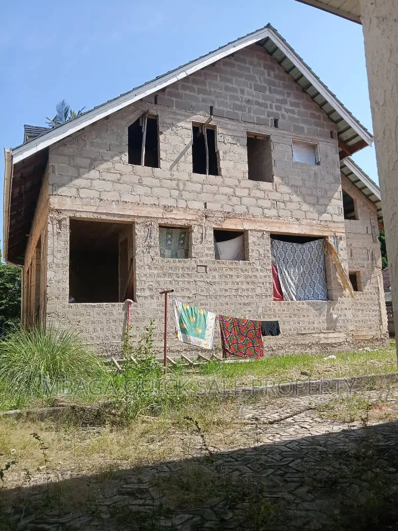 4bdrm House in Kunduchi Beach for sale