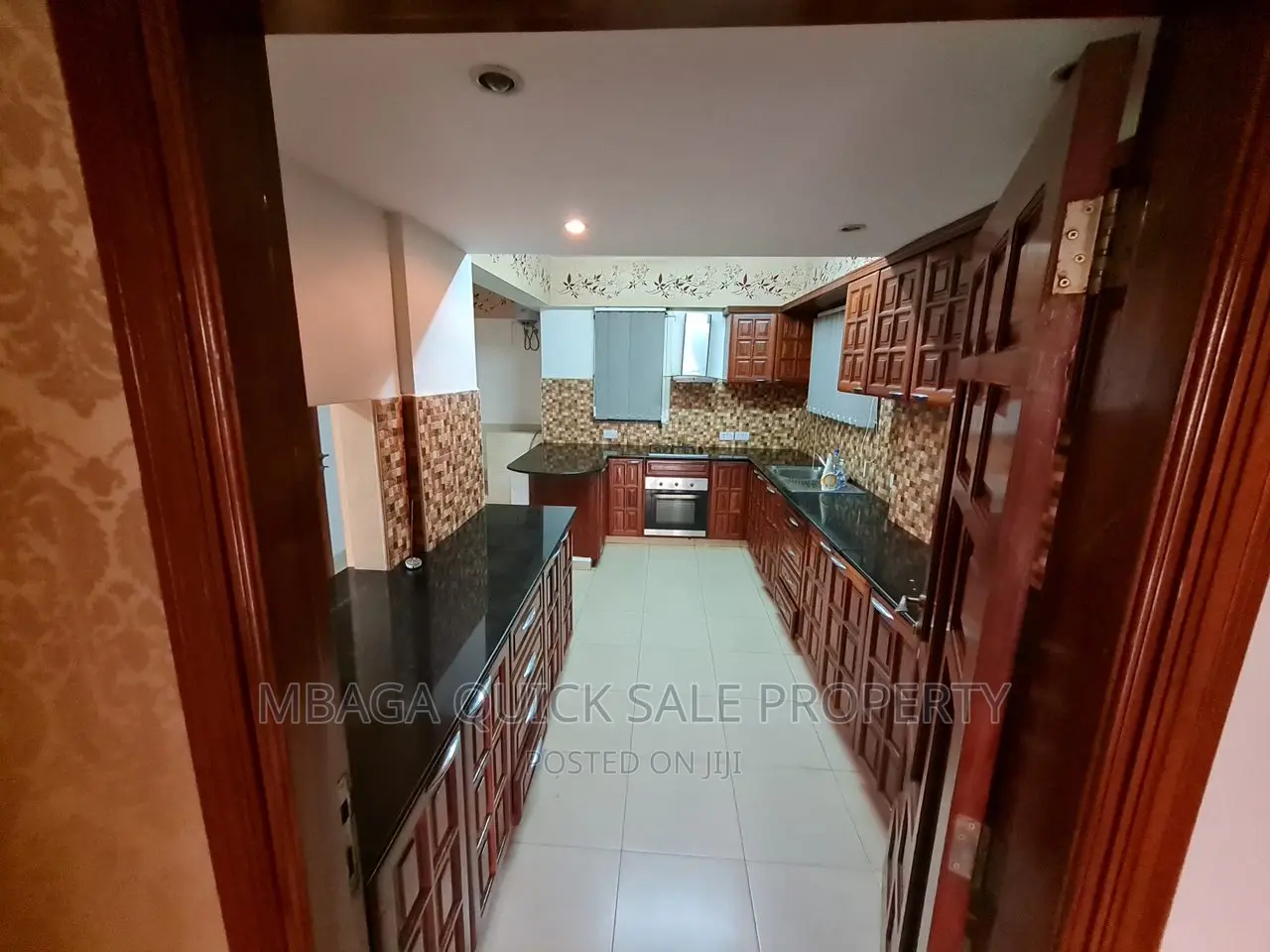 3bdrm Apartment in Upanga for sale