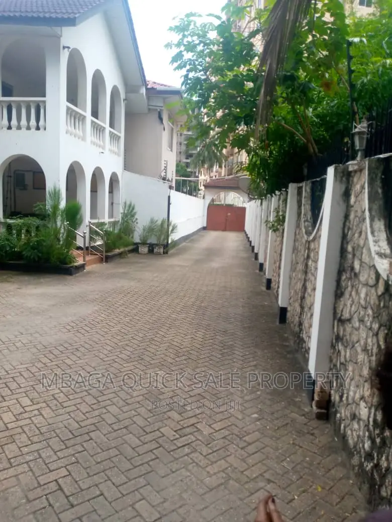 3bdrm House in Upanga for sale