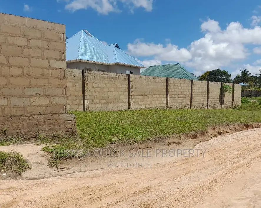 3bdrm House in Kigamboni Mwembe for sale