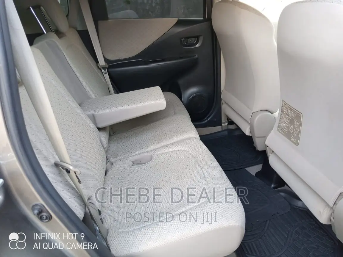Toyota Ractis 2009 Gray