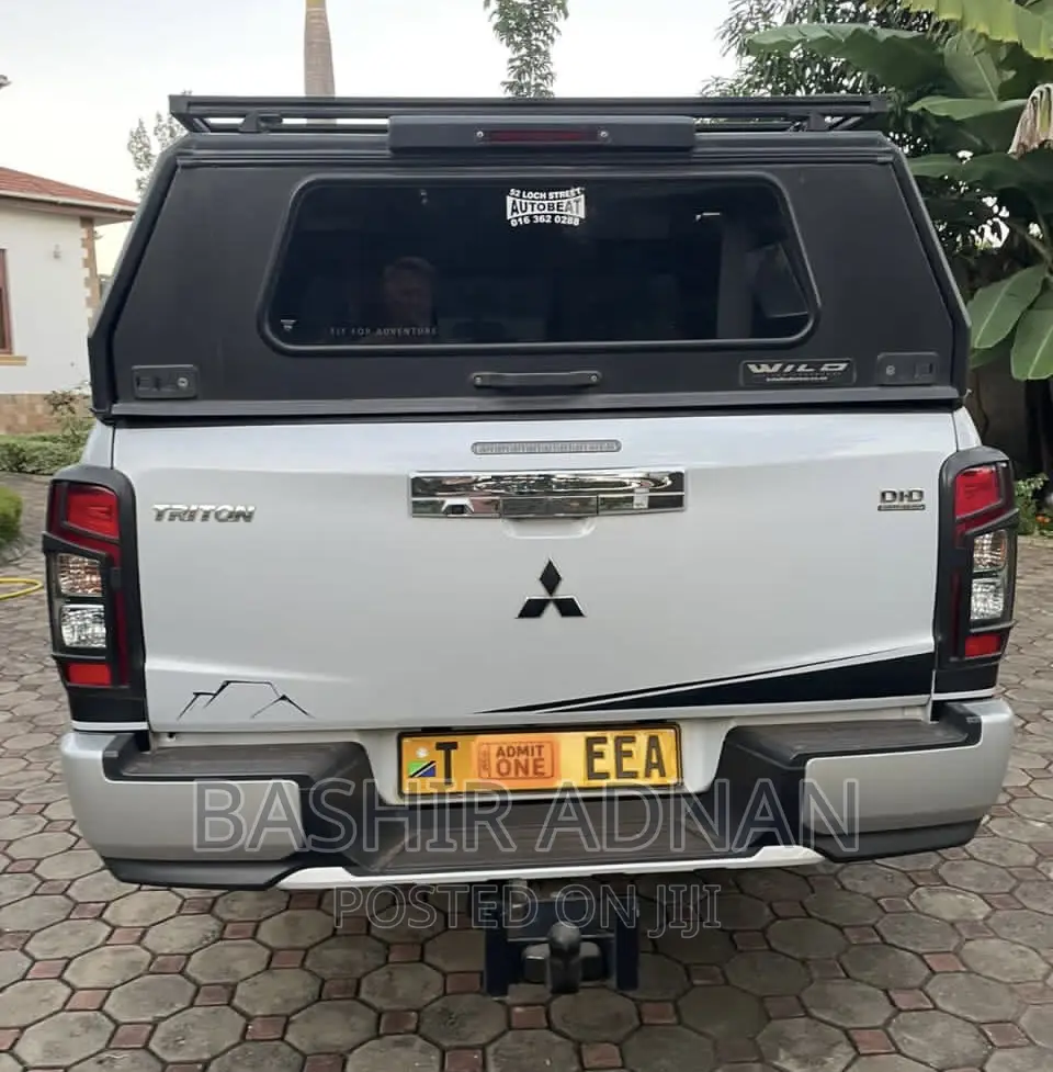 Mitsubishi Triton 2019 White