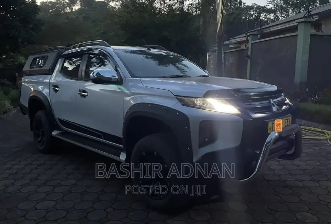 Mitsubishi Triton 2019 White