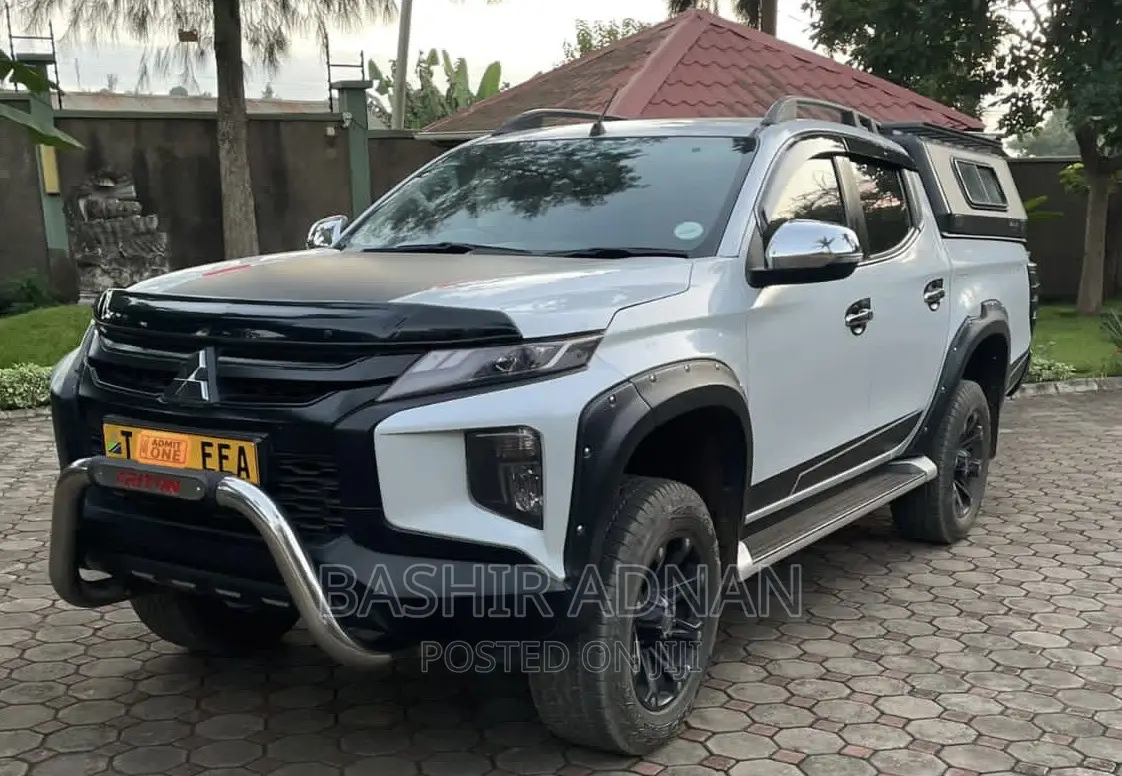 Mitsubishi Triton 2019 White