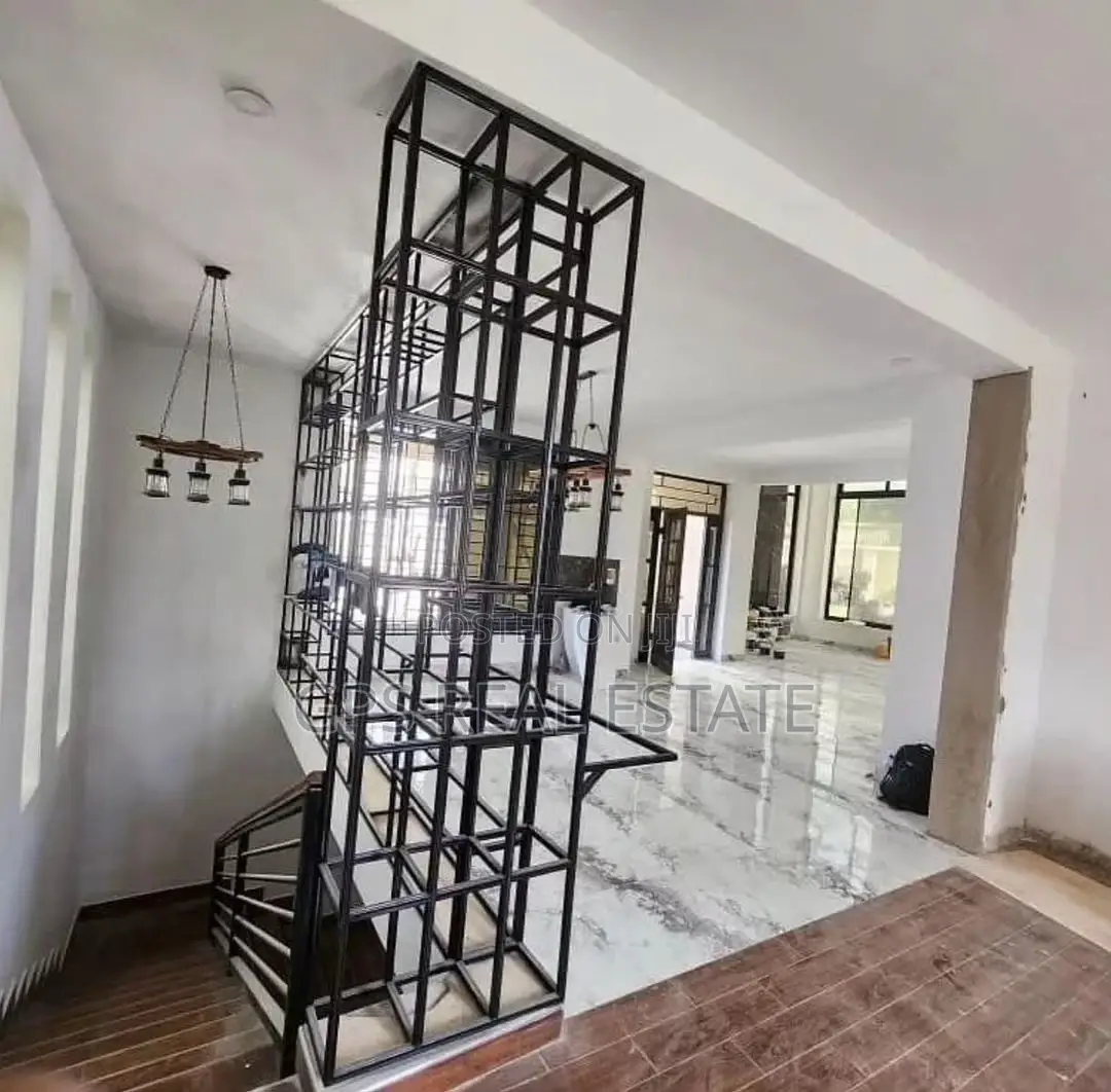 5bdrm House in Goba Kinzudi, Kinondoni for sale
