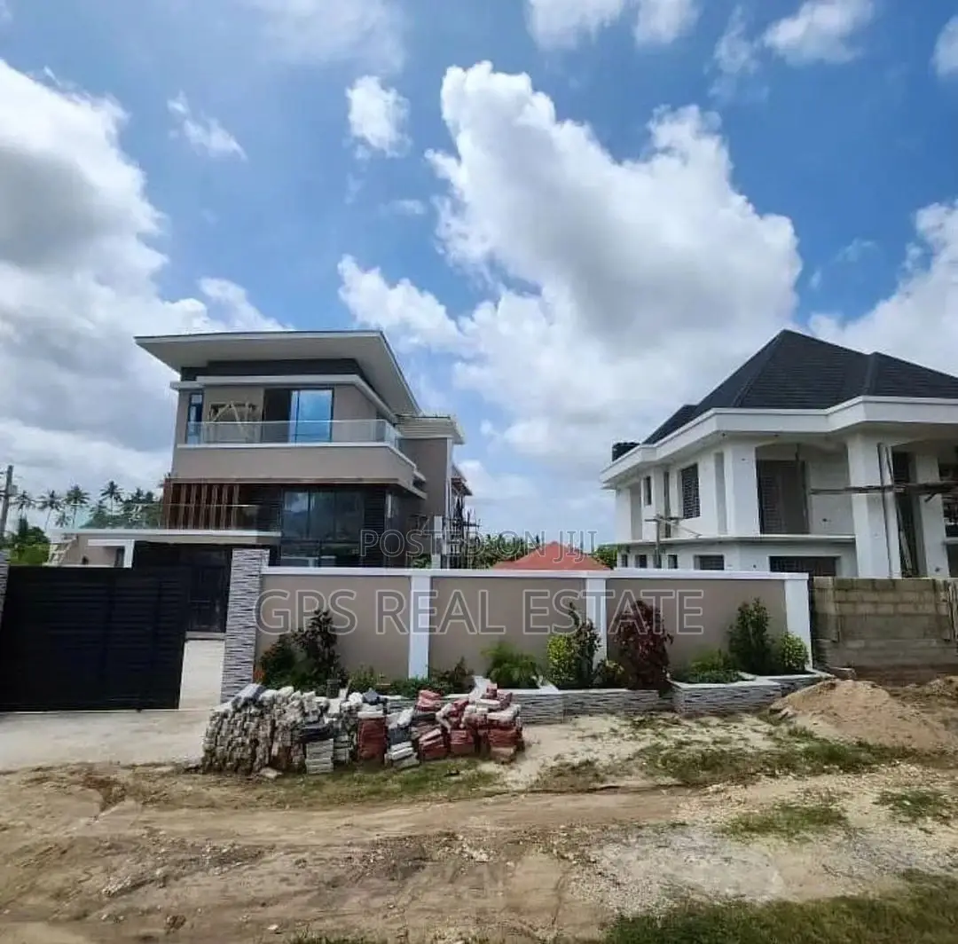 5bdrm House in Goba Kinzudi, Kinondoni for sale