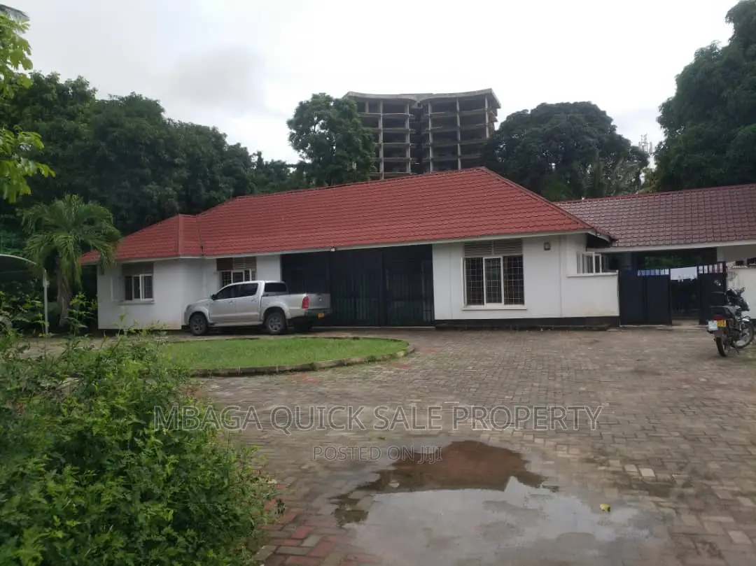 4bdrm House in Ada Estate for rent
