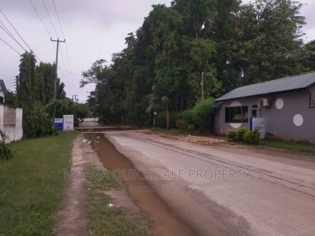 4bdrm House in Ada Estate for rent