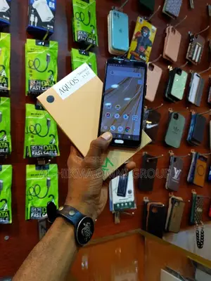 Sharp Aquos Sense 2 SHV43 32 GB Black