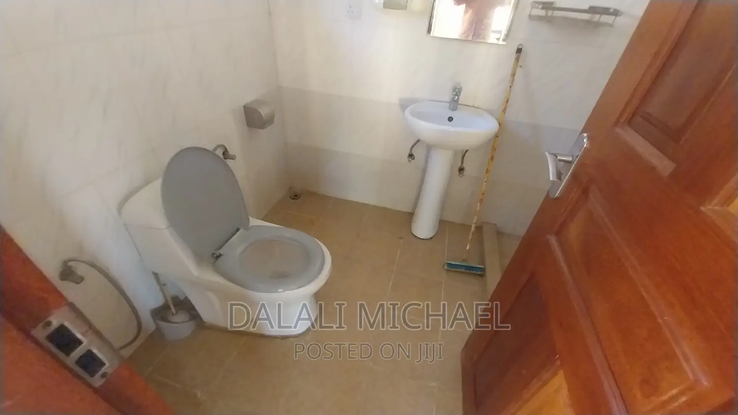 4bdrm Block of Flats in Mbezibeach for rent