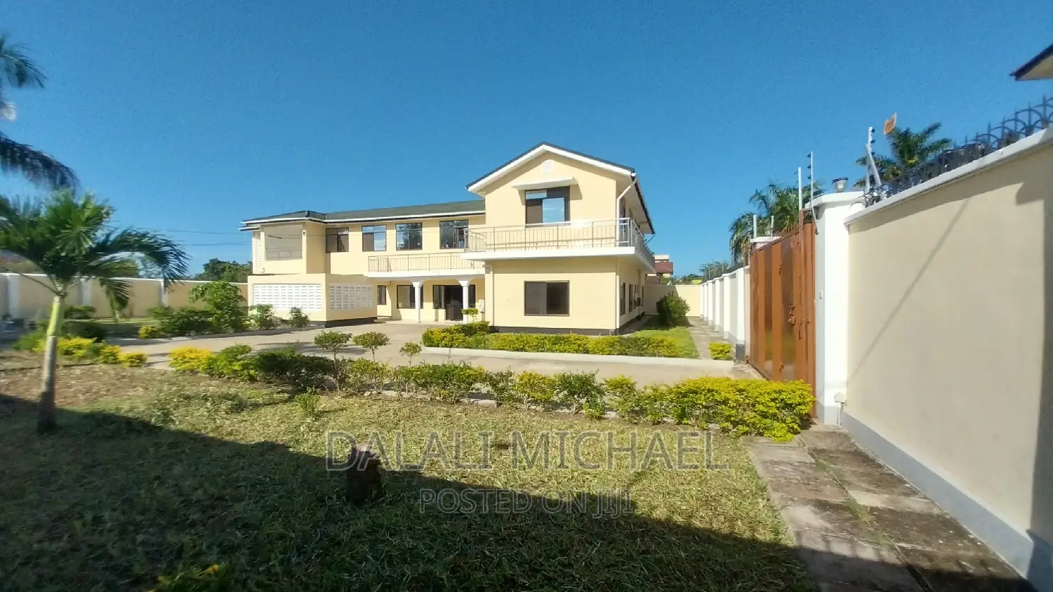 4bdrm Block of Flats in Mbezibeach for rent