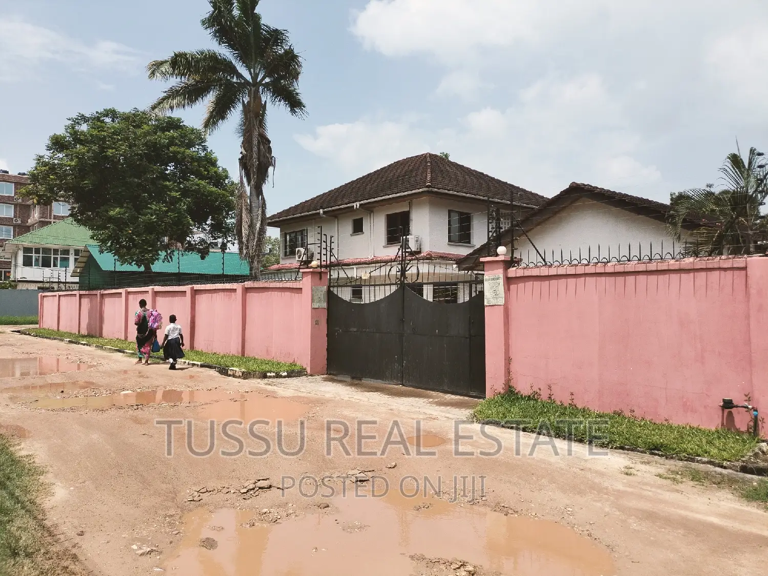5bdrm Maisonette in Mikochen Kwa Nyerere, Kinondoni for sale