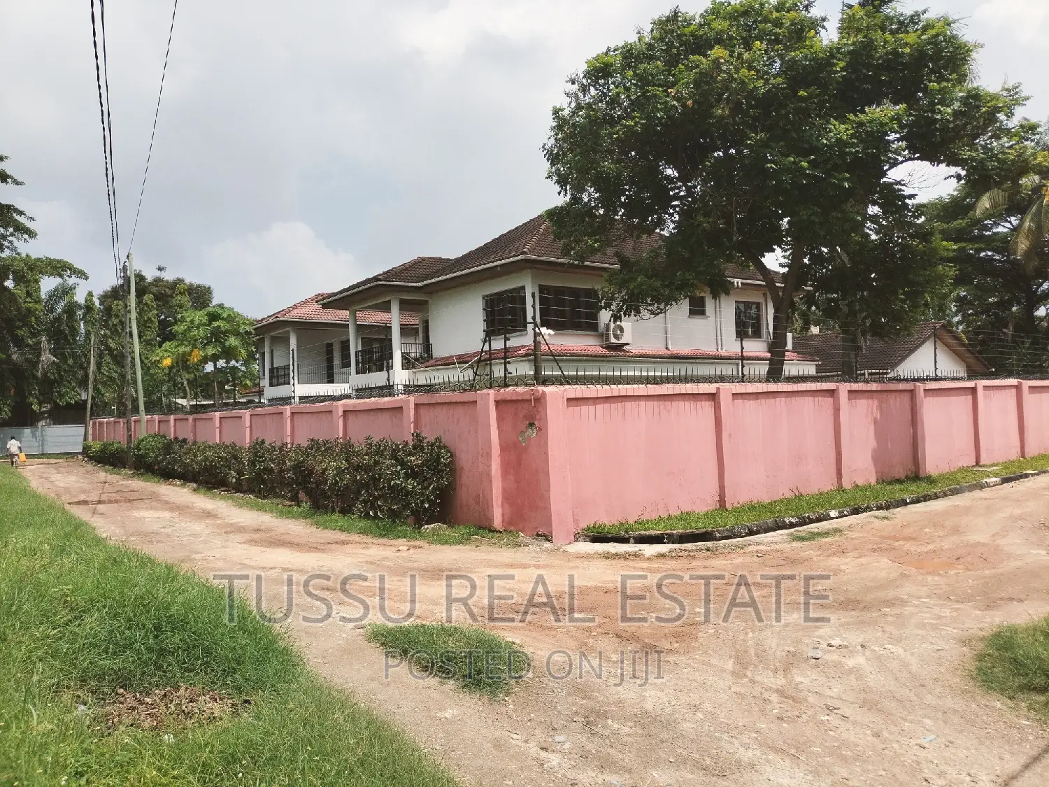 5bdrm Maisonette in Mikochen Kwa Nyerere, Kinondoni for sale