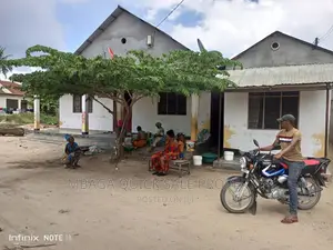 10bdrm House in Kigamboni Majimatitu for sale