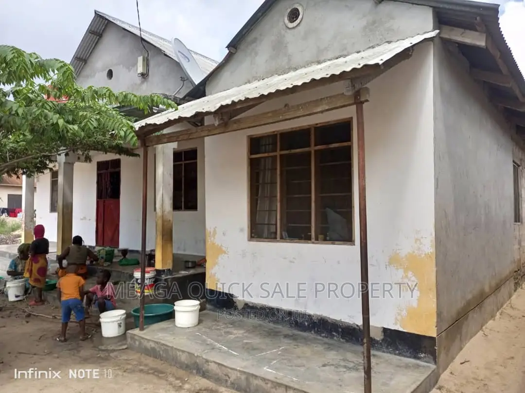 10bdrm House in Kigamboni Majimatitu for sale