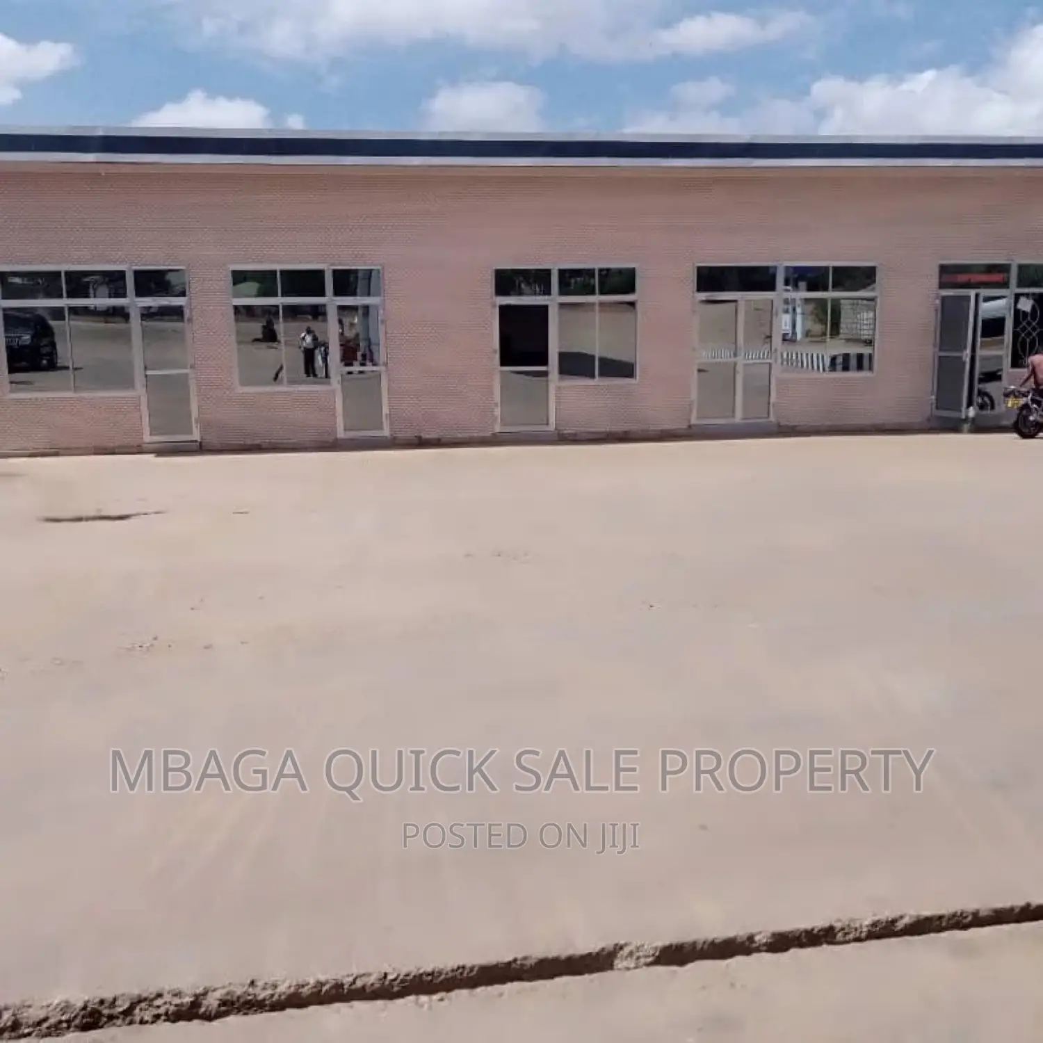 4bdrm Duplex in Same, Chome for sale