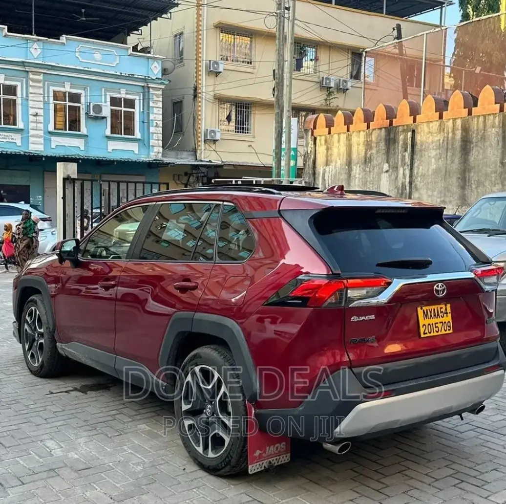 Toyota RAV4 2019 Red