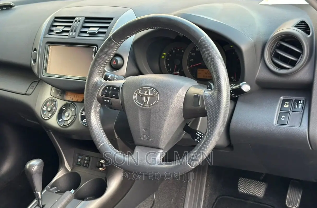 Toyota Vanguard 2011 Black
