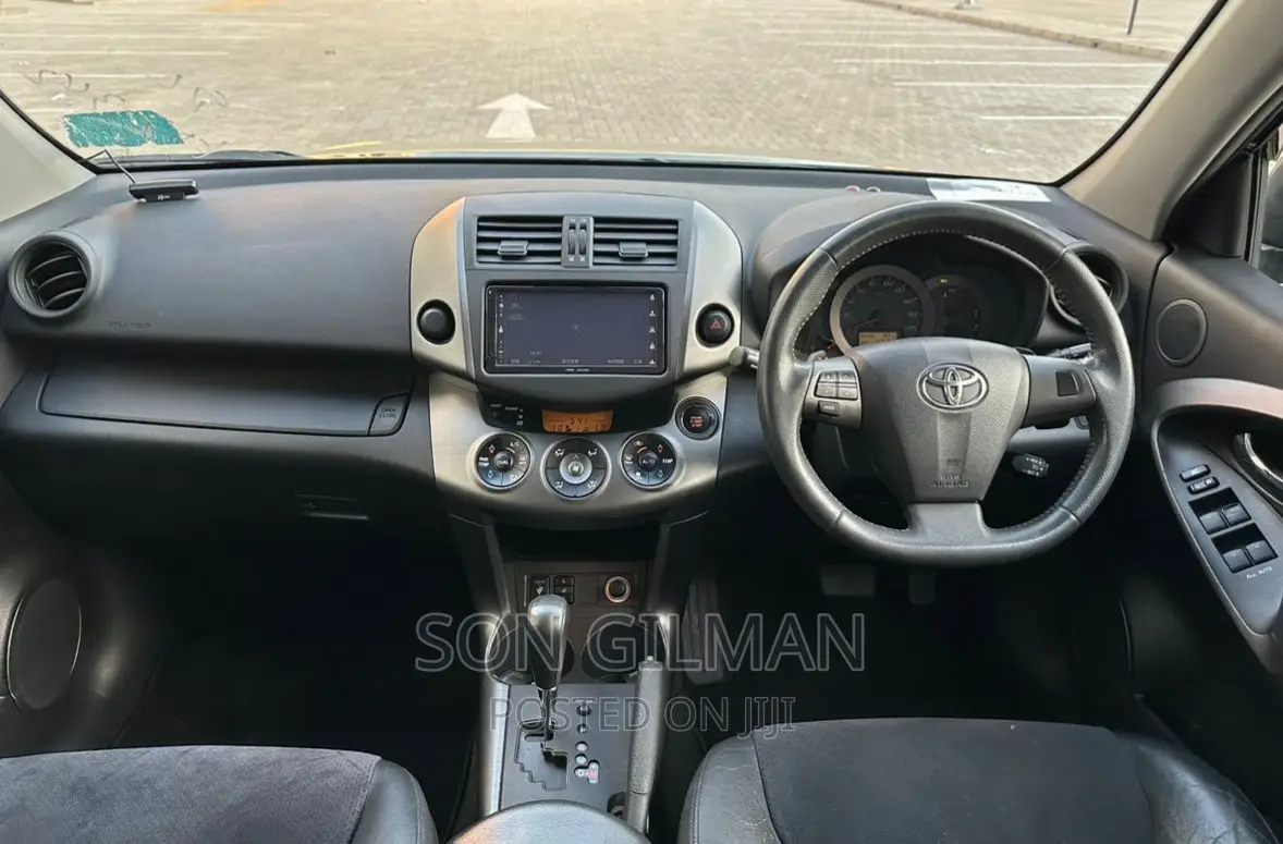 Toyota Vanguard 2011 Black