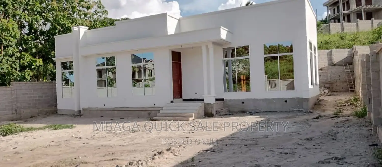 3bdrm Apartment in Goba Njia Nne for sale